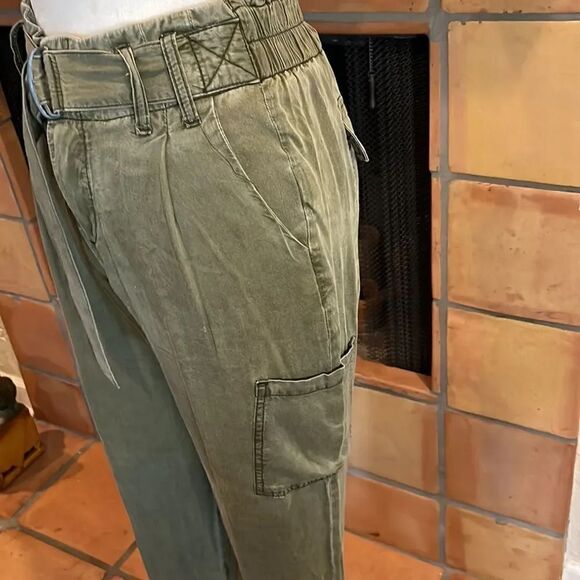 Free People olive green Summer’s Over cropped cargo pants, 2! - Picture 4 of 8